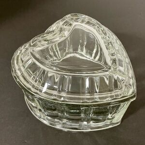 Vintage Crystal Trinket Dish Ribbed Glass Heart Shaped Candy Dish with Lid